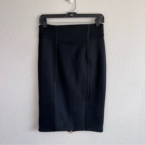 XOXO Women’s Black Back Zipper Pencil Skirt - Picture 1 of 12